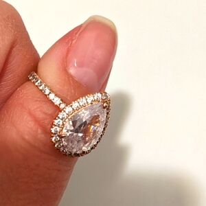 Sz 7 ring rose gold white topaz EUC